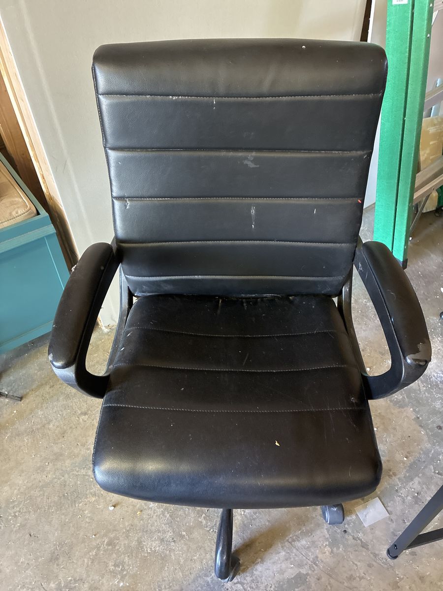Desk chair