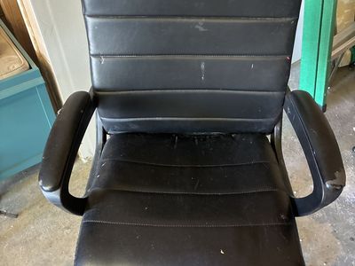Desk chair