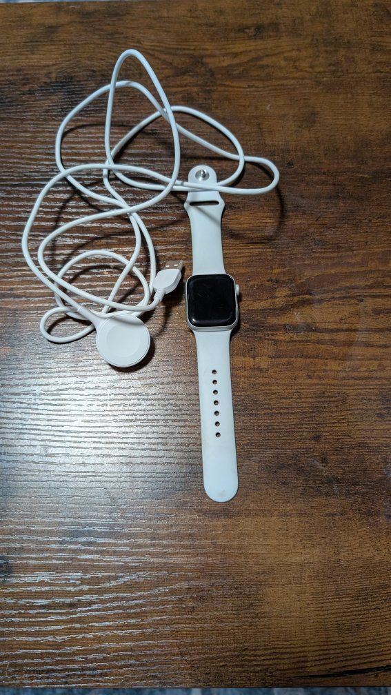 Apple Watch Series 6 GPS 44mm Space Gray Aluminum Case White Sport Band w/ Charger