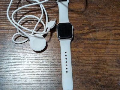 Apple Watch Series 6 GPS 44mm Space Gray Aluminum Case White Sport Band w/ Charger
