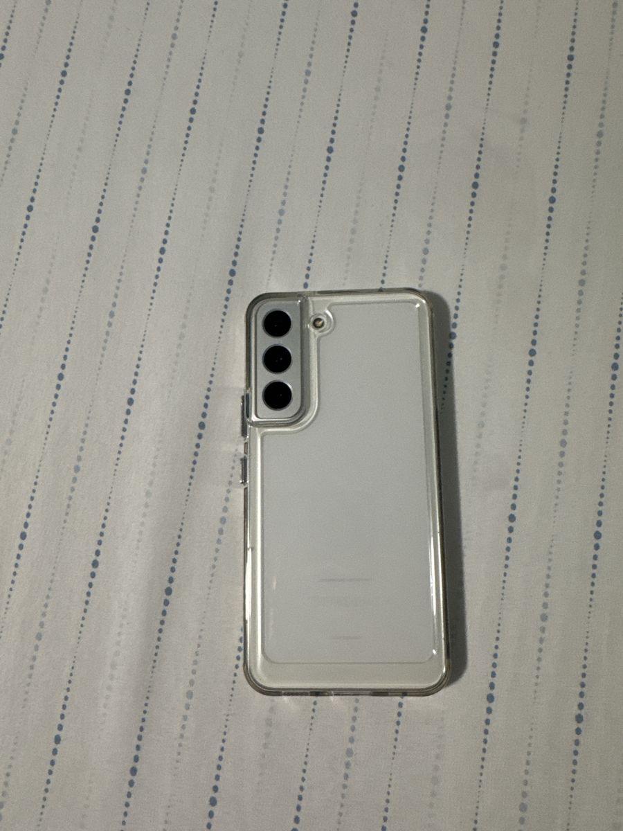 Samsung Galaxy S22 - Unlocked, Great Condition, Clear Case Included