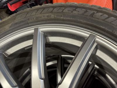 Bridgestone Dueler H/P Sport AS P285/45R22 110H M+S Tires with Gray Wheels