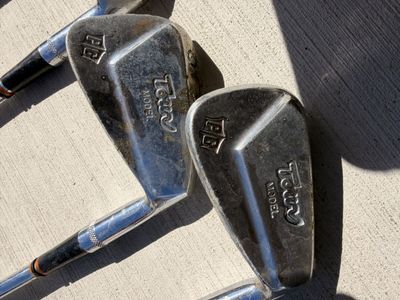 TPG Tour Model Golf Club Iron Set (2-Pinching and putter) - Used Condition