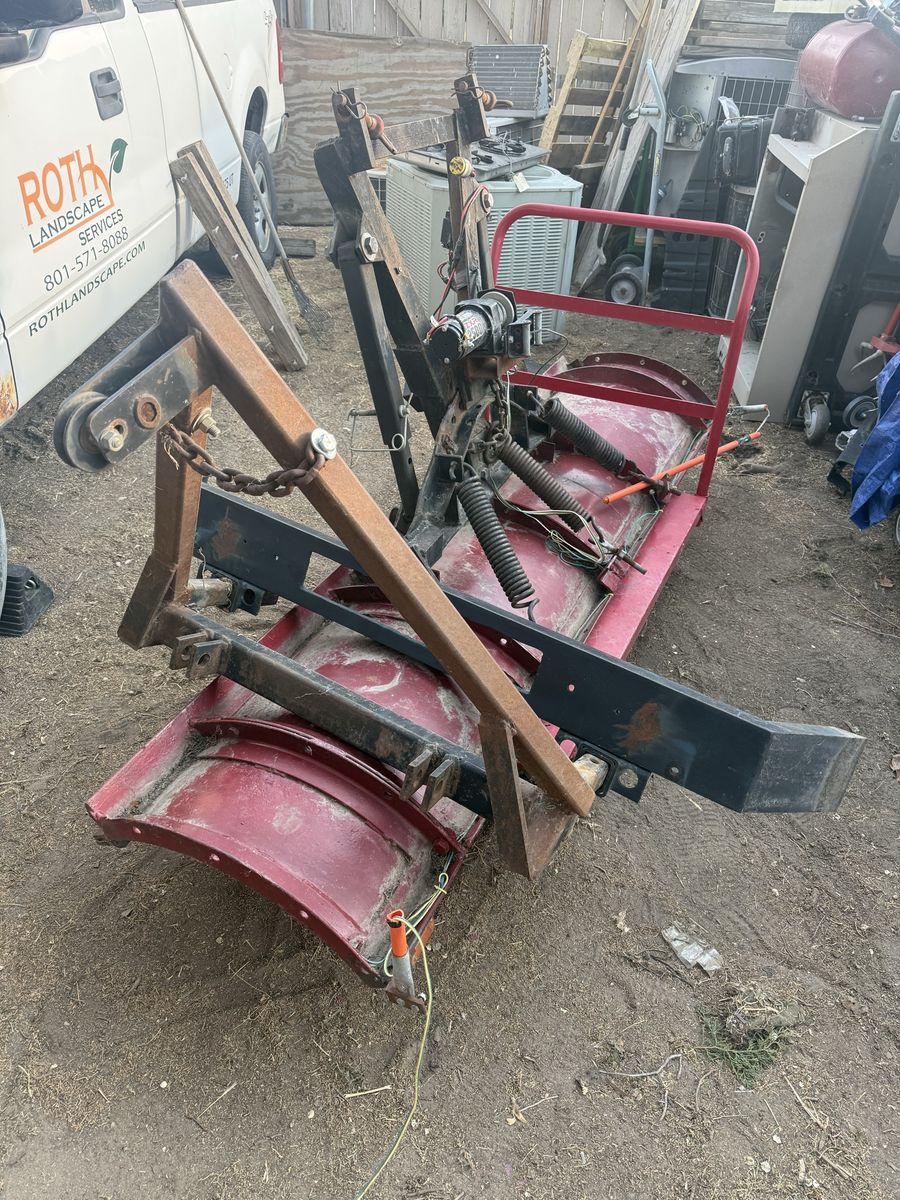 Heavy Duty Vehicle Snow Plow Blade Assembly with Badland ZXR 2500 Winchon