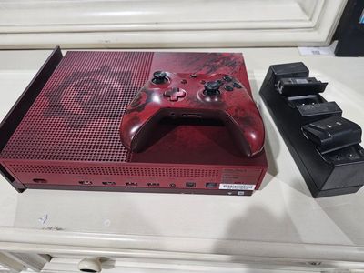 Microsoft Xbox One S Gears of War 4 Limited Edition 2 TB Crimson Red Console