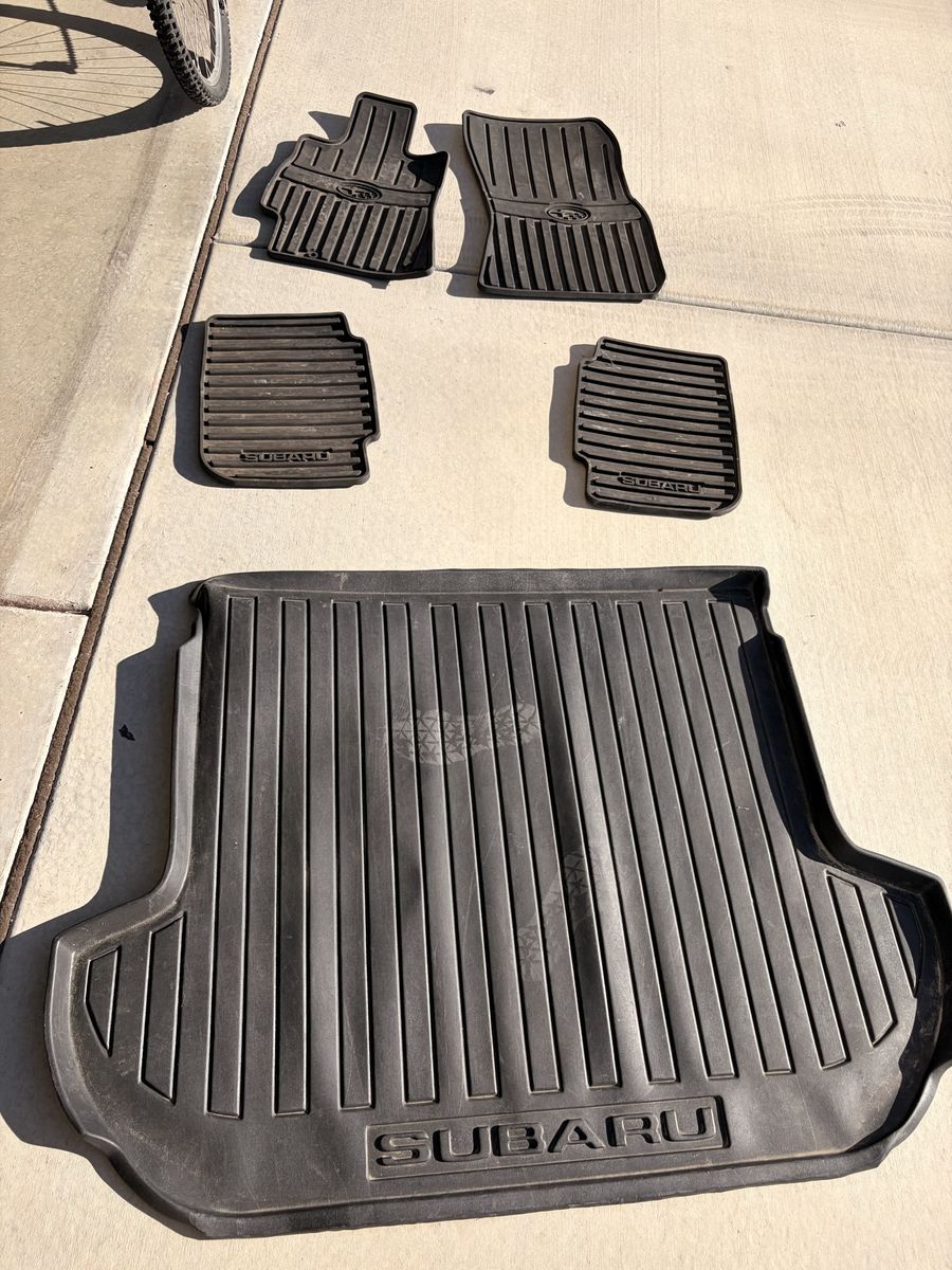 Subaru O Weather Mats + Cargo Tray