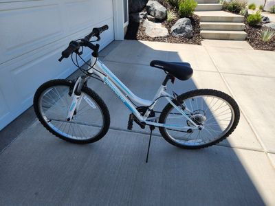 24" Girls bike