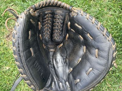 Wilson A600 Softball Catcher/Youth 1st Base Mitt!