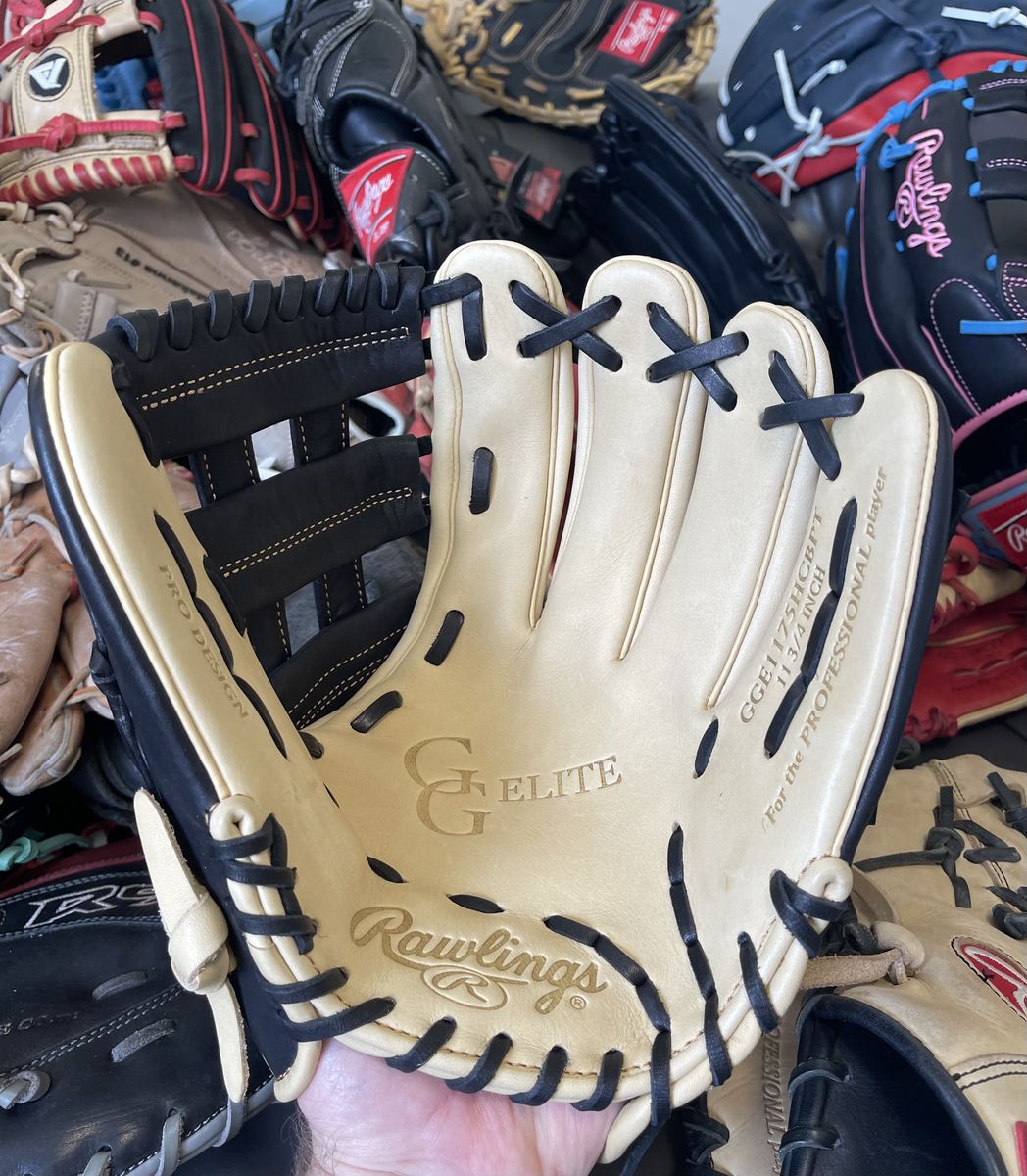 Rawlings Gold Glove Elite 11.75 in. Youth Baseball Glove