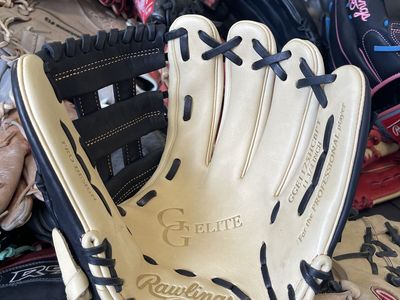 Rawlings Gold Glove Elite 11.75 in. Youth Baseball Glove