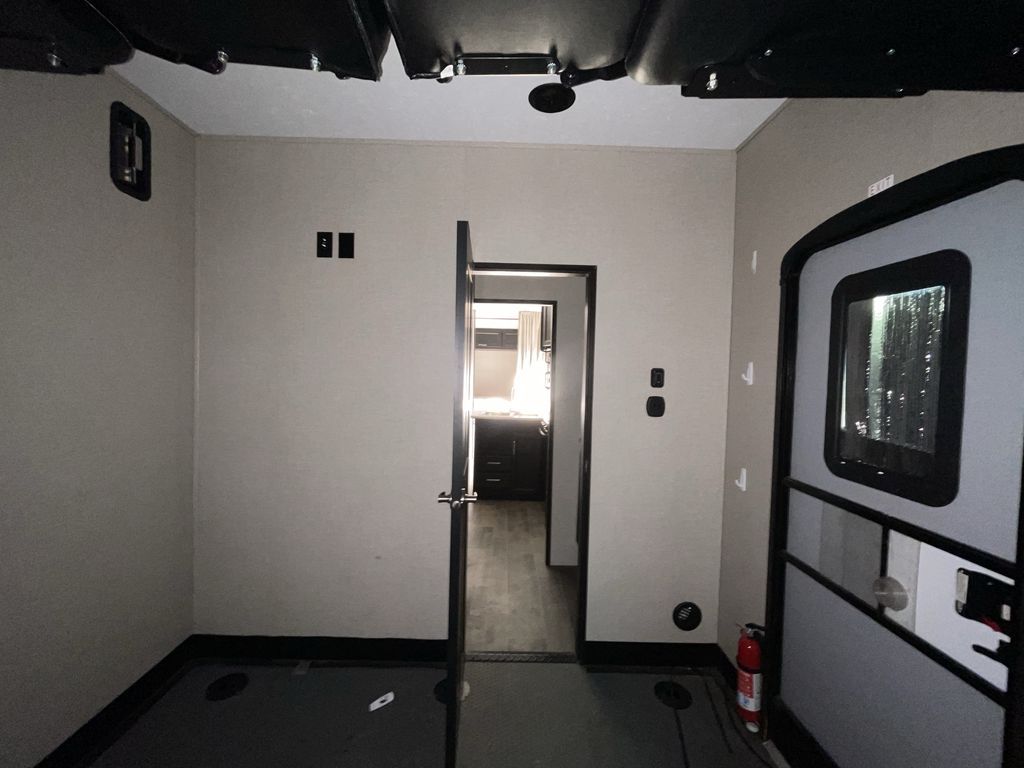 Main image 34