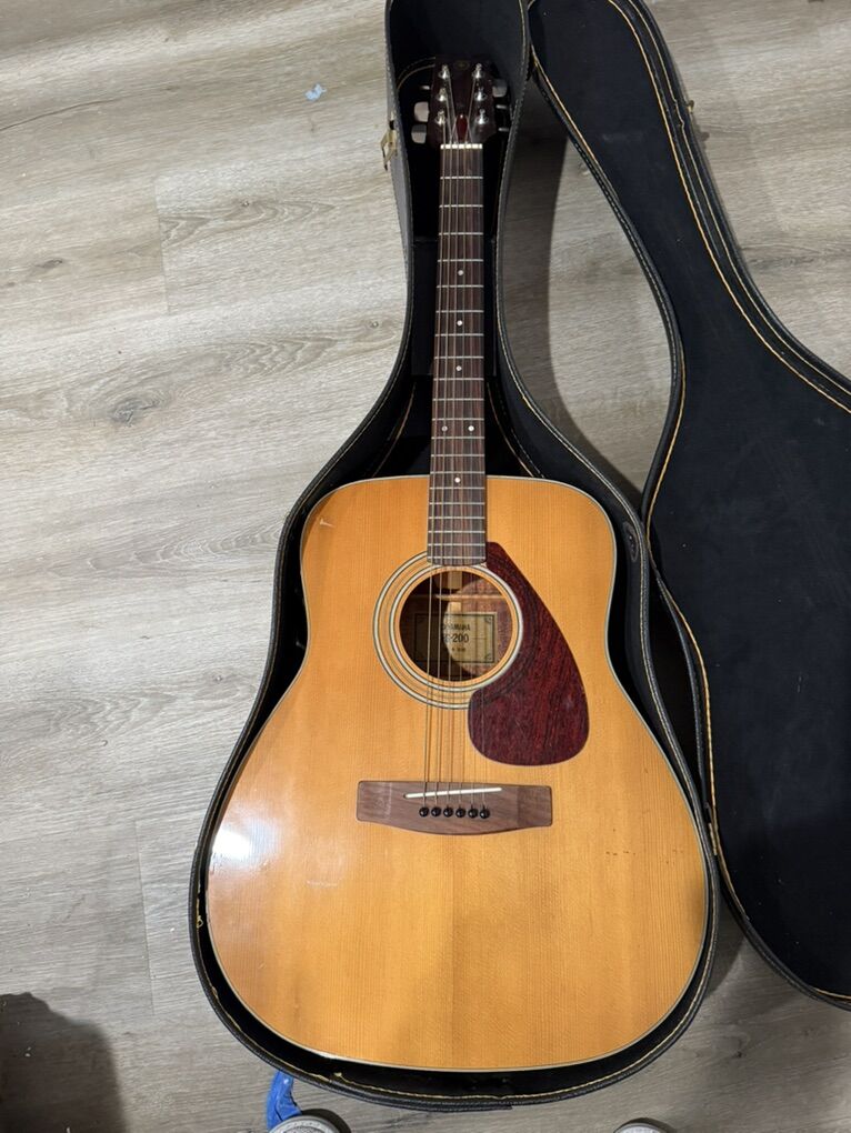 FG-200 Yamaha