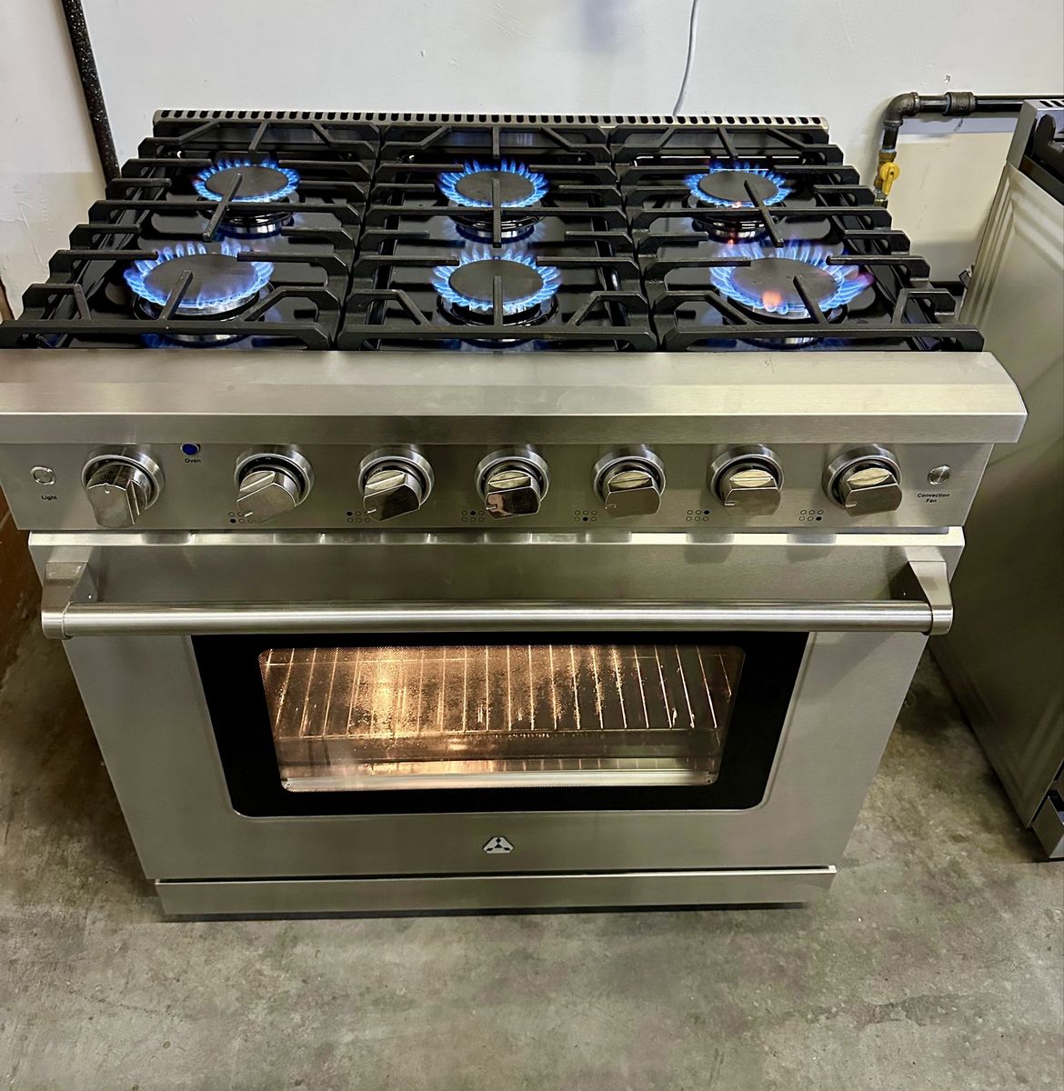 Sunmaki 36-Inch Slide-In Gas Range in Stainless Steel! With Convection Oven