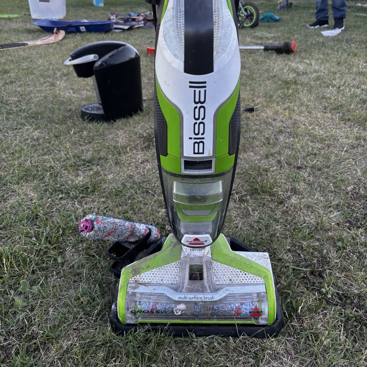 Bissell multi-surface brush cross wave vacuum