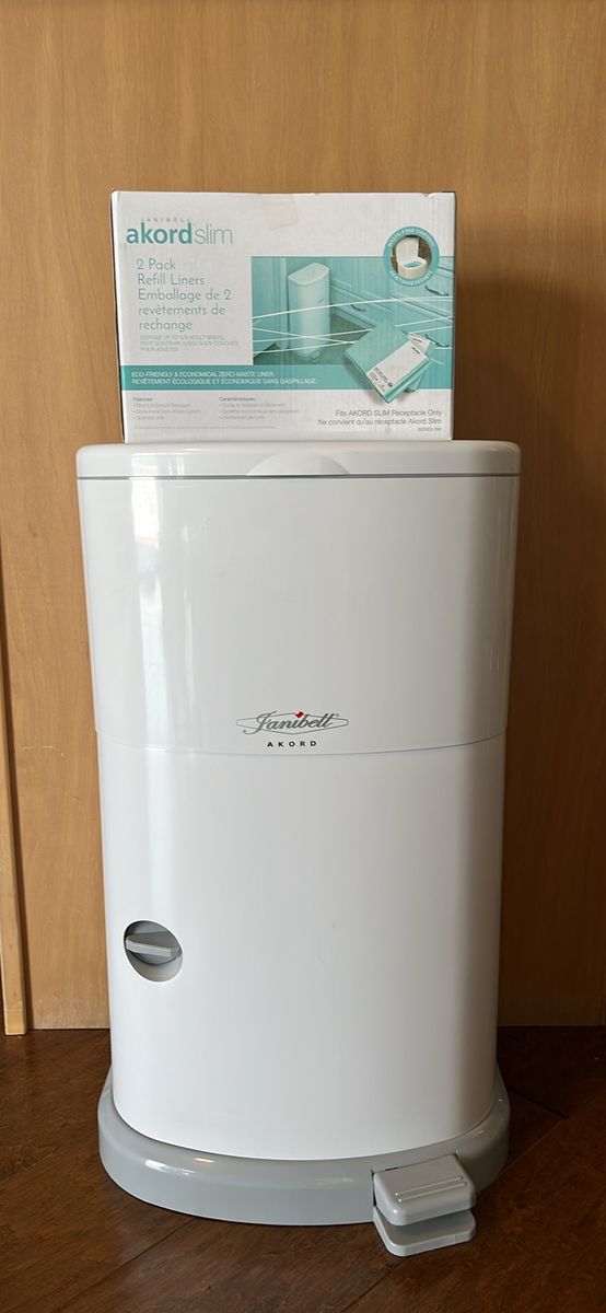 Janibell Akord 7 Gallon Slim Adult Incontinence Disposal System Bin with Refill Liners