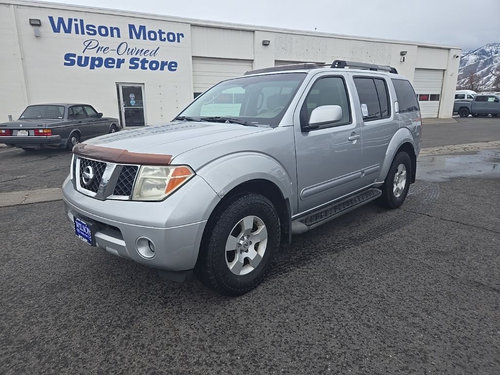 2005 NISSAN PATHFINDER SE