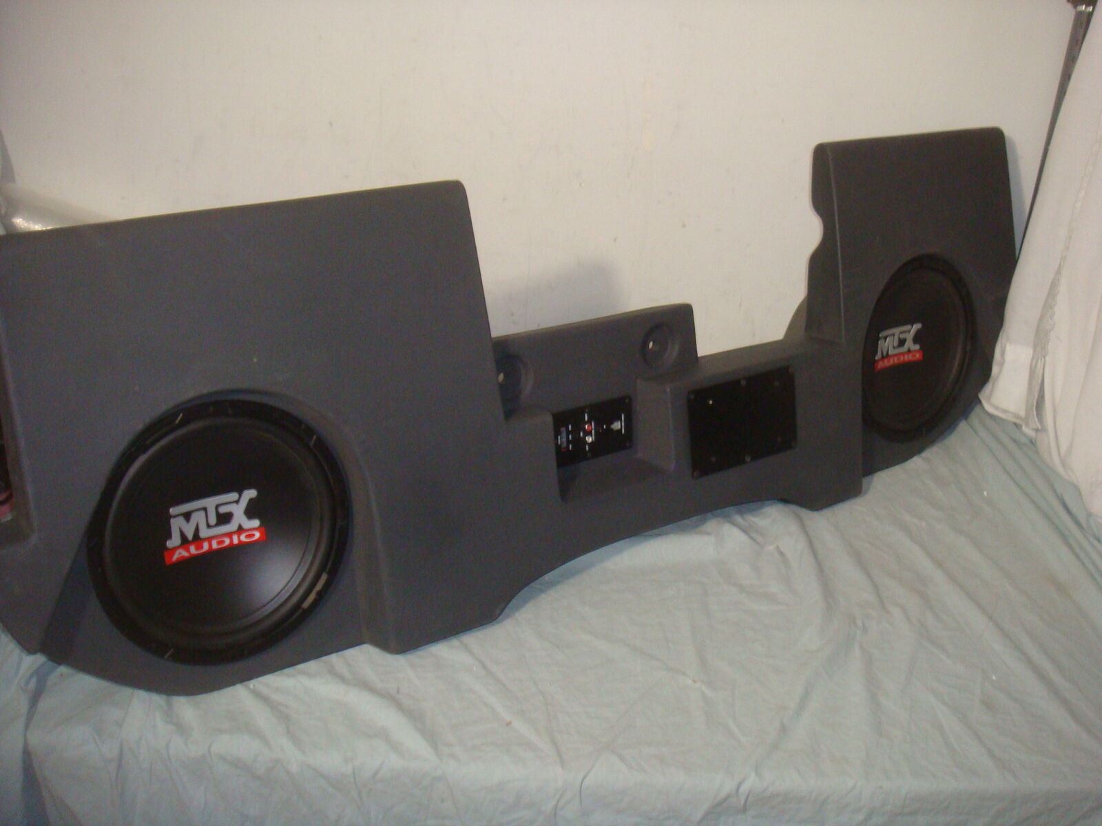 MTX AUDIO DUAL 10" SUBWOOFER ENCLOSURE WITH AMP FOR DODGE RAM QUAD CAB 2002-2018 DRQC20AC-TN