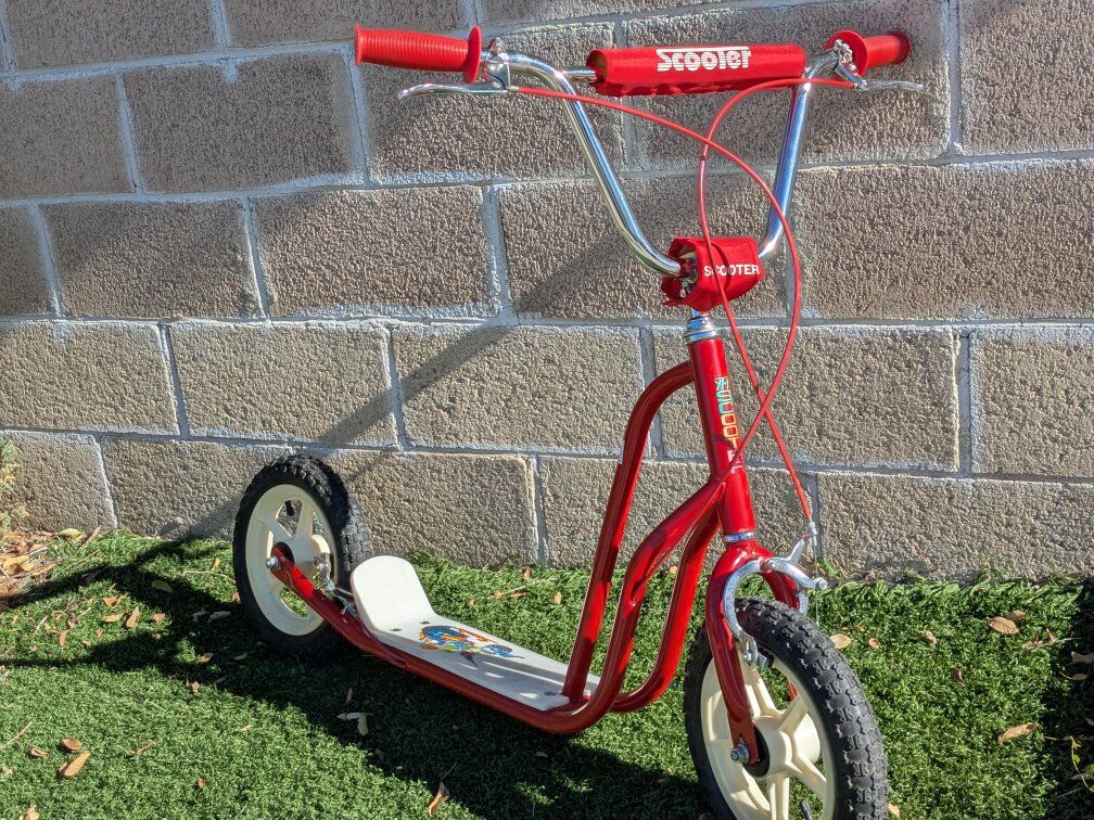 Red Flyer Mini Scooter front and rear brakes!