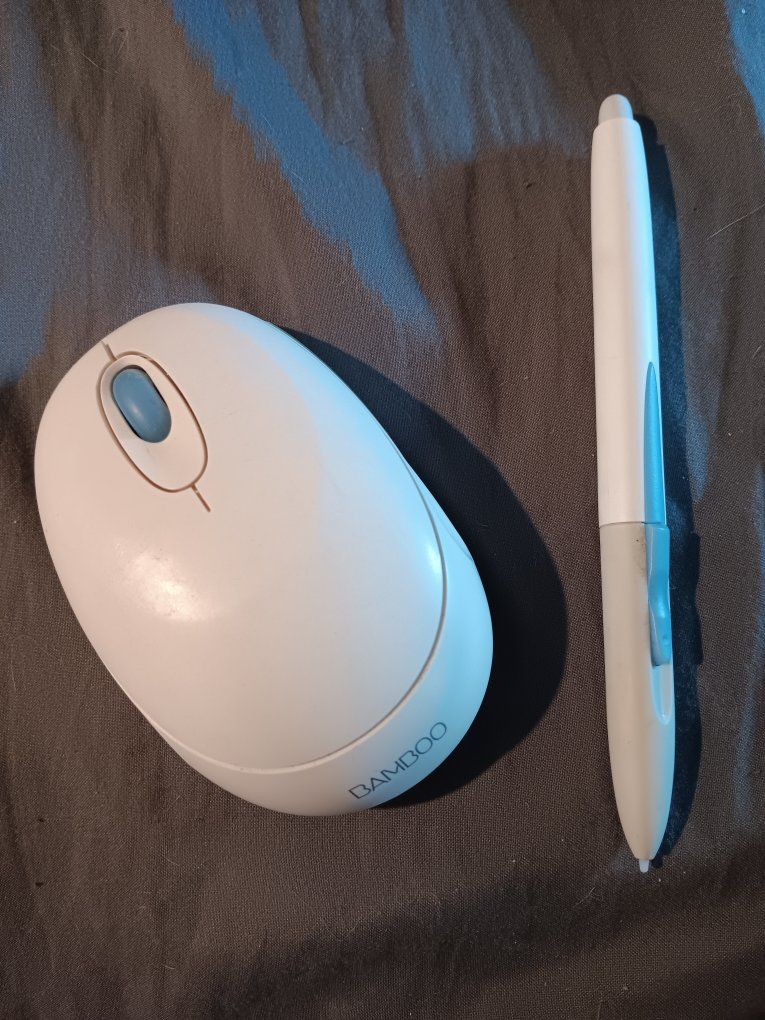 Wacom Bamboo Wireless Mouse & Pen Model EC-155-0W - White/Blue - Used Drawing Tablet Accessory