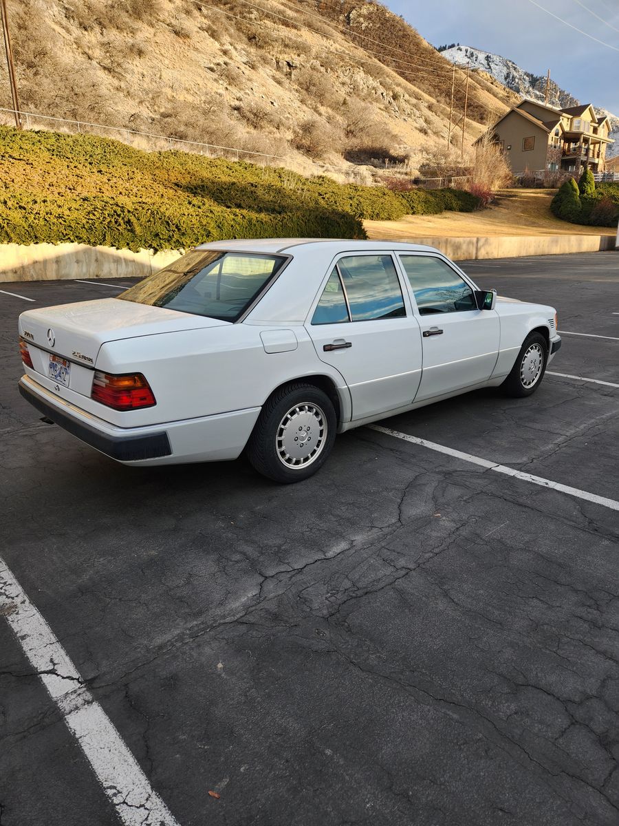 1992 Mercedes-Benz 300 Series 300 D