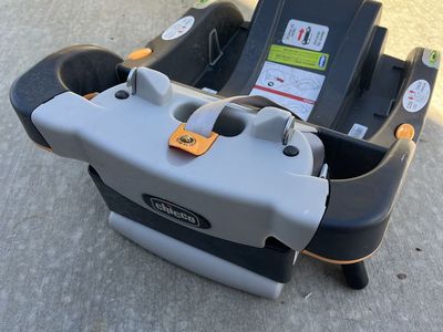 Chicco keyfit30 car seat base only key fit