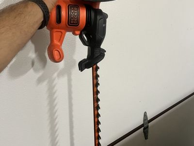 Black and decker hedge trimmer corded