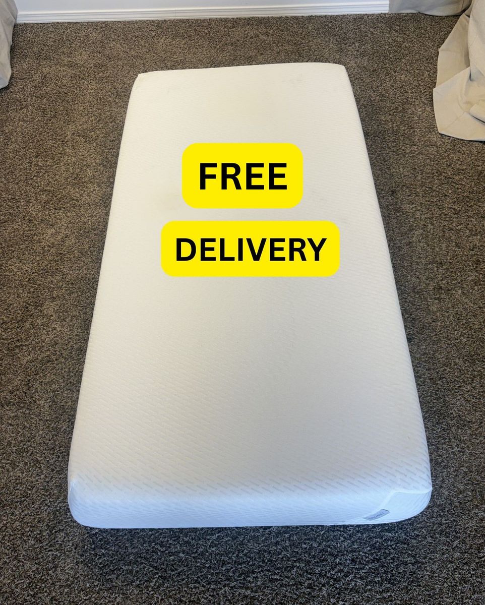 FREE DELIVERY - 10 inch CLEAN Twin Memory Mattress - GREAT CONDITION