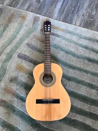 Montana CL40 3/4 Size (Scholastic) Nylon-String Classical Guitar