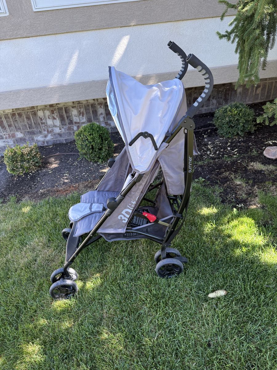 Summer 3D Lite Convenience Stroller - Gray. Lightweight & Compact