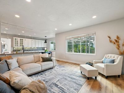 Modern L-Shaped Sectional – Excellent Condition