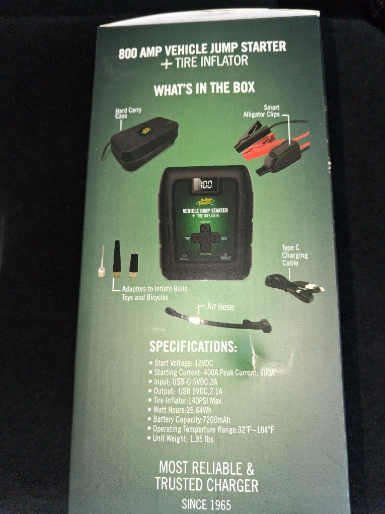 Battery Tender 800 Amp Vehicle Jump Starter and 140 PSI Tire Inflator
