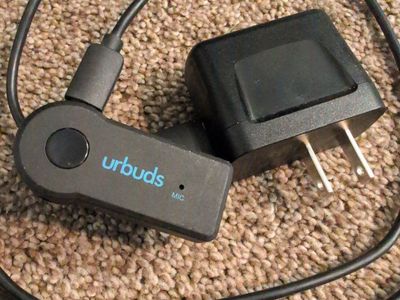 Urbuds Bluetooth Receiver and Microphone Clip with Charger Cable