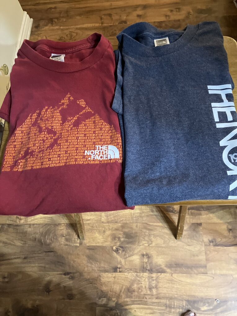 2 North Face T-Shirts XL Red & Black