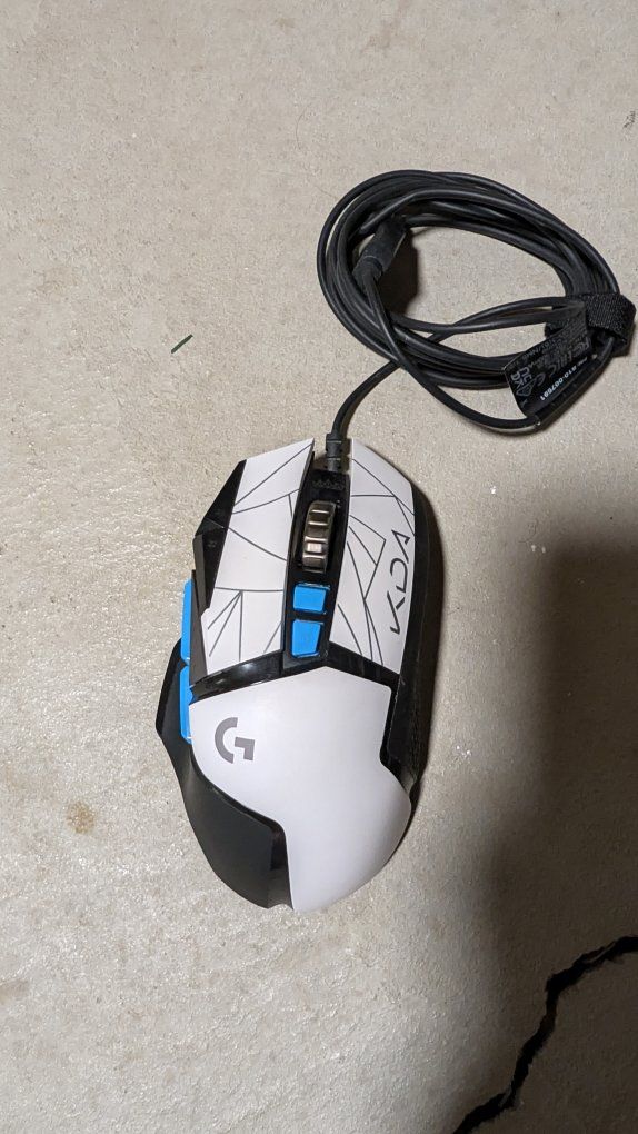 Logitech G502 HERO K/DA Gaming Mouse – Includes Full Weight Set