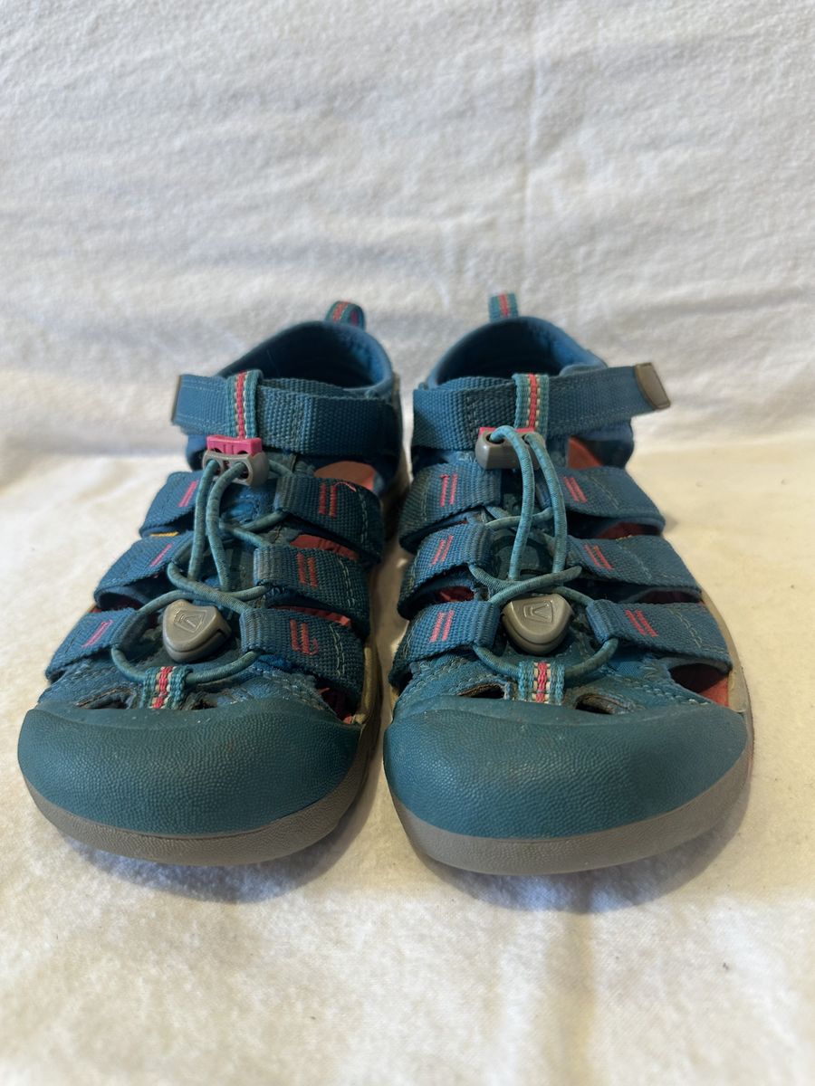 Keen Youth Size 2, Teal/Hot Pink Hiking Sandals
