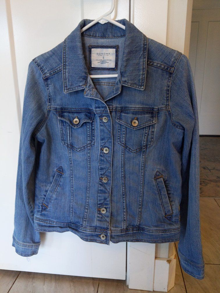 Sonoma Life + Style Women's Blue Denim Jacket - Size Small (S)