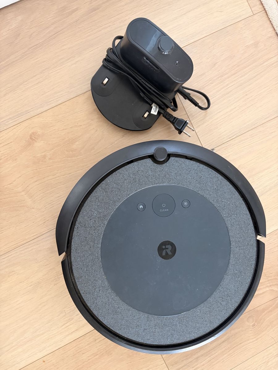 iRobot Roomba Wi-Fi Connected Robot Vacuum with Home Base