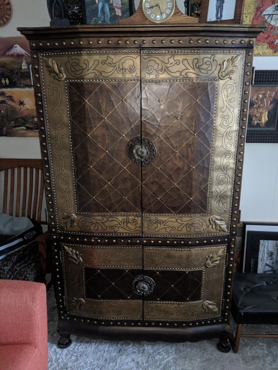 Entertainment center