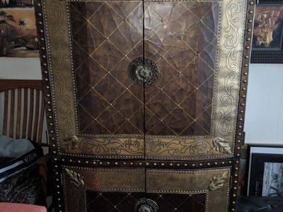 Entertainment center