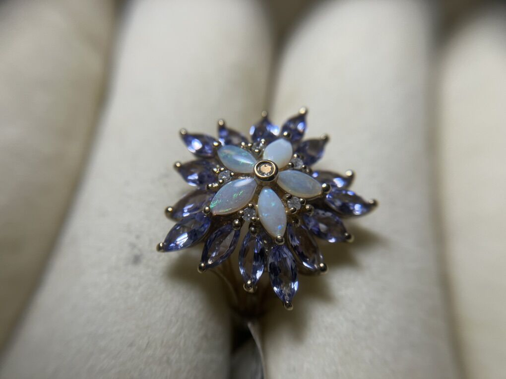 10k Gold Tanzanite Ring