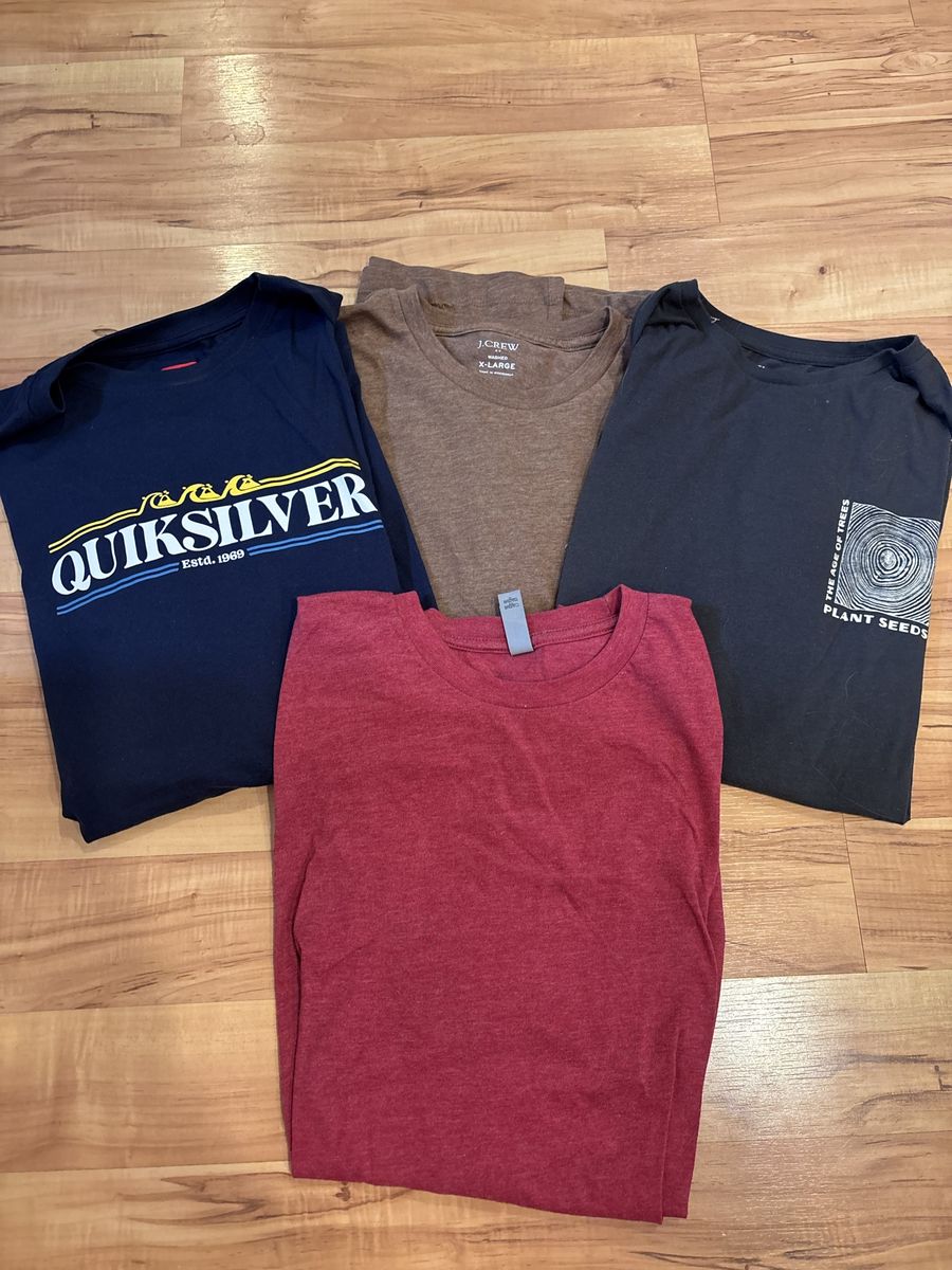 Men’s T-Shirts Size XL $5 Each. Located in Murray