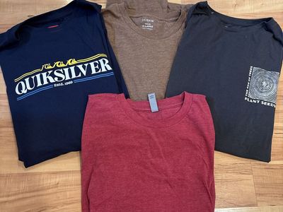 Men’s T-Shirts Size XL $5 Each. Located in Murray