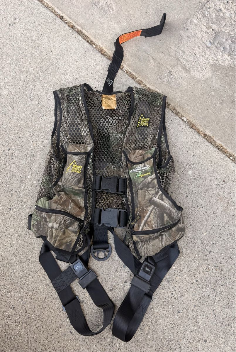 Hunter Safety System Pro Series Safety Harness Vest Camo L/XL