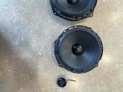 Alpine 6.5 Door Speakers With 1' Silk Tweeters