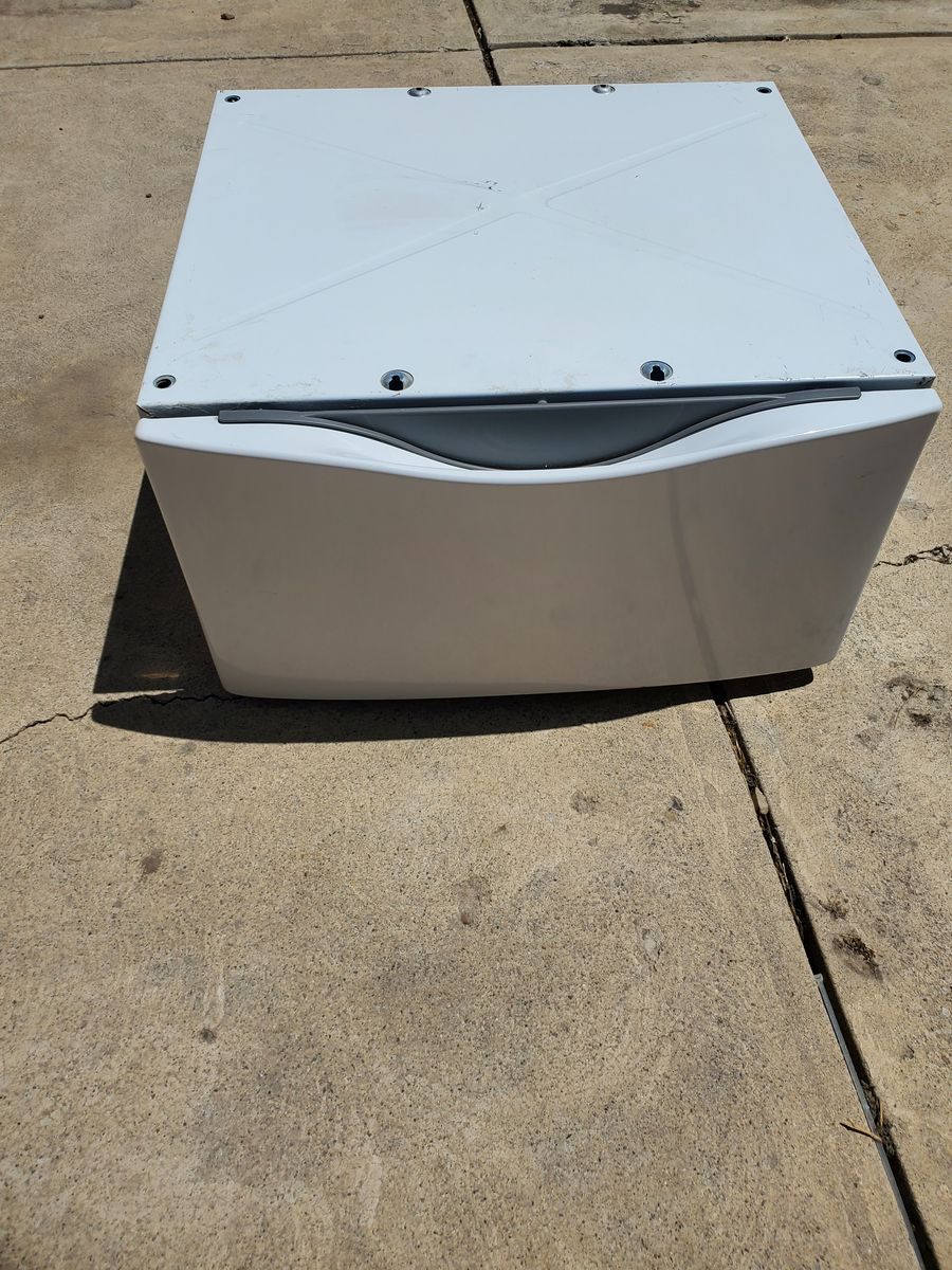 Whirlpool 15" Drawer Pedestal Riser Stand