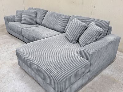 (NEW) Ashley Furniture Large Gray Sectional Couch - Free Delivery
