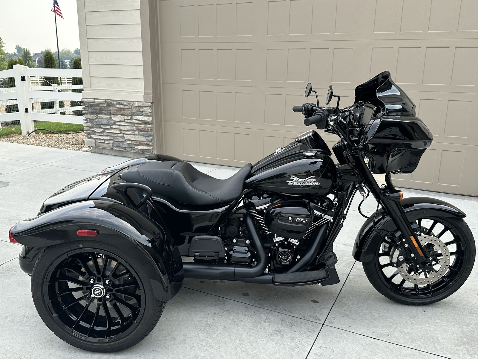 Brand New Custom 2024 Harley Davidson Freewheeler