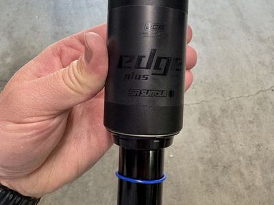 SR Suntour Edge rear suspension shock