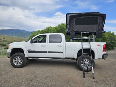 Crafuel rooftop tent.