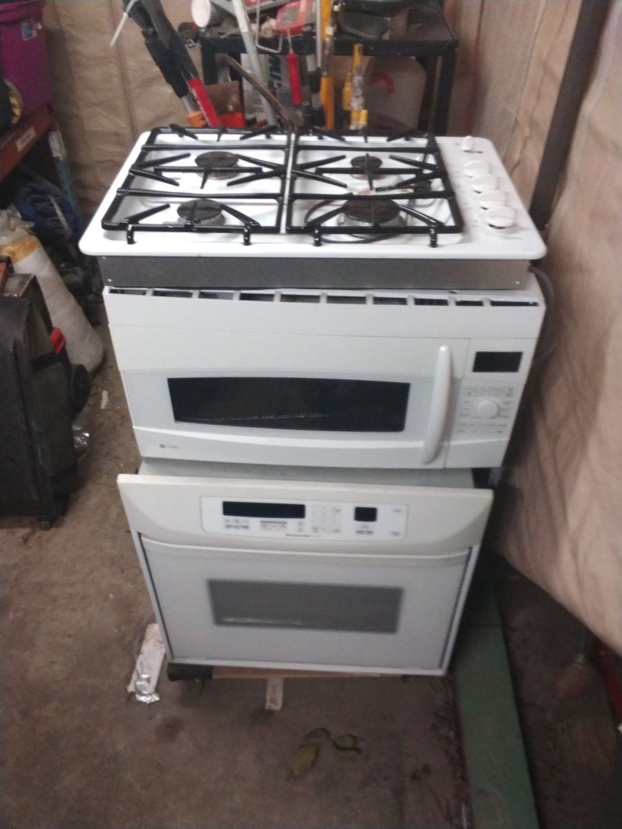 GE White Gas Cooktop, Microwave, and Oven Combo - Used Appliance Set